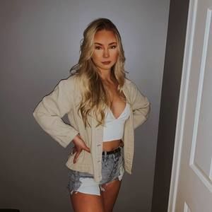 Meet your Posher, Kendra